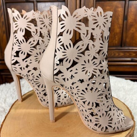 NWOT Beast Fashion Sand Faux Leather Floral Laser Cut Open Toe Back Zip Bootie - Picture 8 of 14